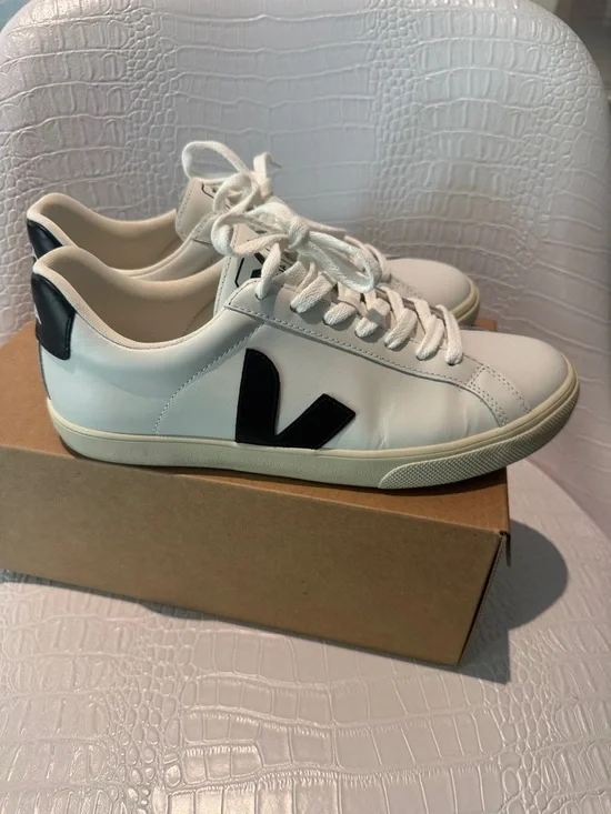 Veja White Leather Sneakers with Black V Emblem - Picture 3 of 11